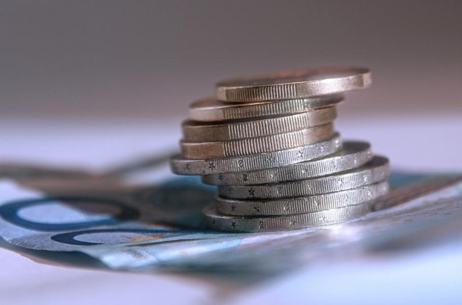 Cercano di spacciare 50 euro falso