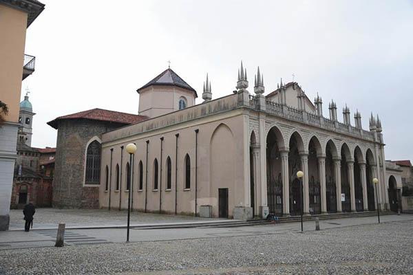Piazza Duomo, trovato antico cimitero