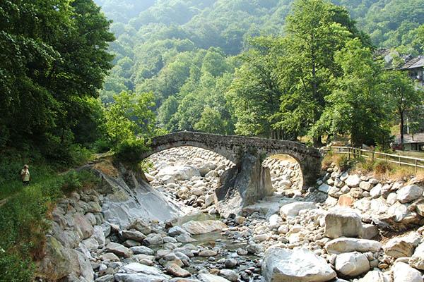 Trovato morto il campeggiatore travolto dal torrente Cervo