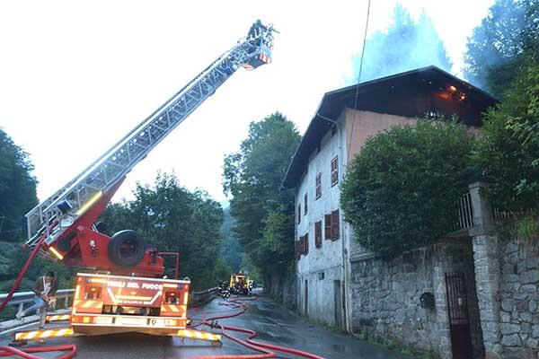 Va a fuoco una casa a Quittengo