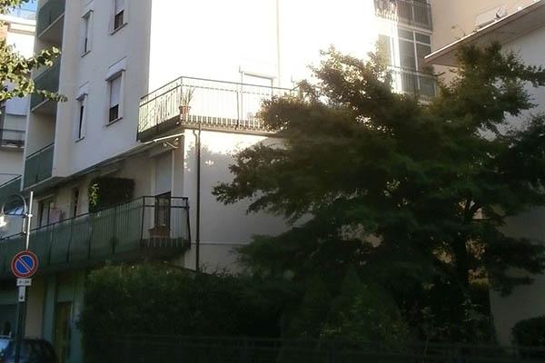 Era morto in casa da due settimane