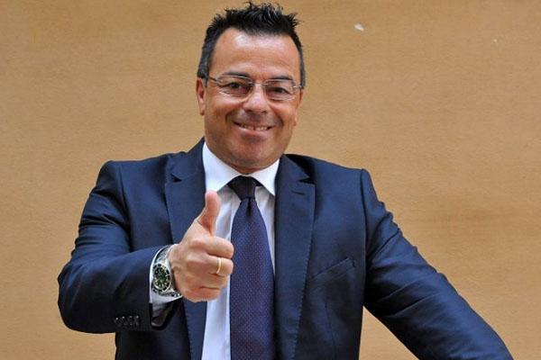 Buonanno ‘shock’: 250 euro dal Comune per chi volesse comprare una pistola
