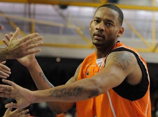 L’Angelico fa il pieno di carattere: in arrivo l’ex Milano Mike Hall