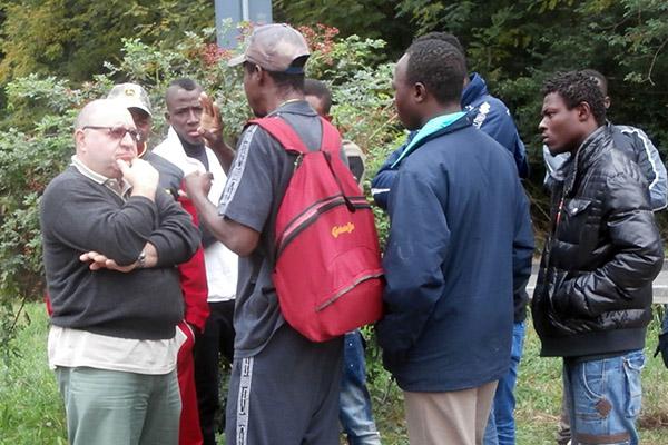 Sedici migranti diffidati dalla Prefettura