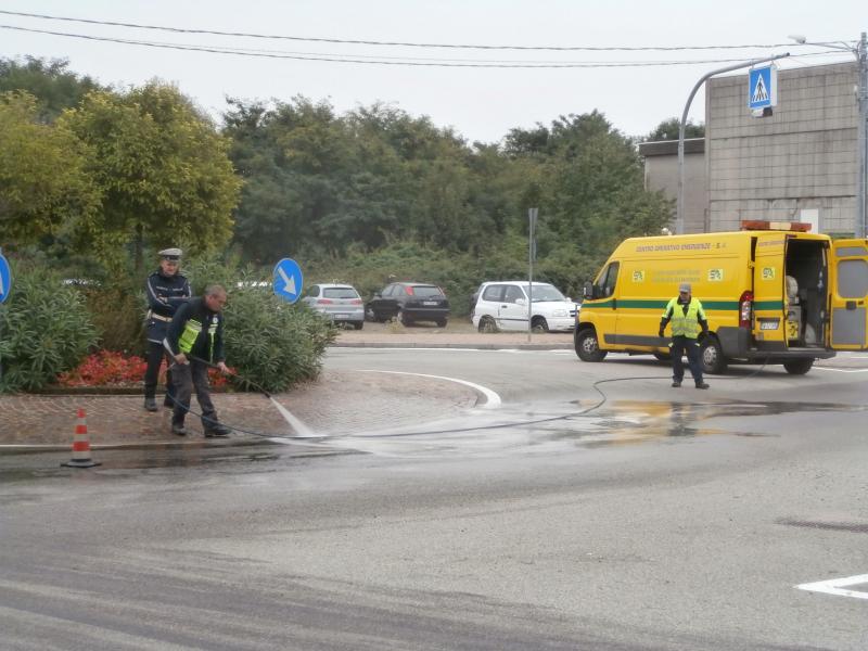 Strada viscida in via Maffei a Cossato