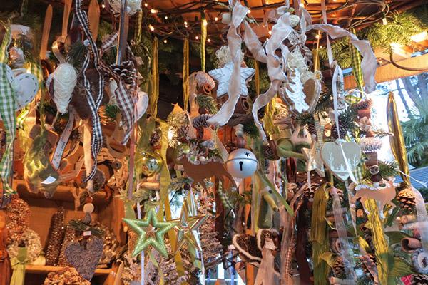 Il Mercatino degli angeli sale… in carrozza