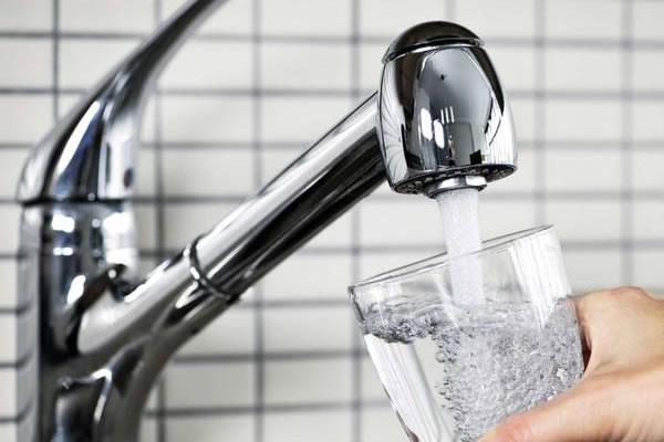 100 euro in meno nella bolletta dell’acqua per i biellesi: ecco come ottenere lo “sconto”
