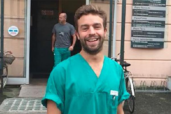 Un medico biellese opera i feriti di Parigi