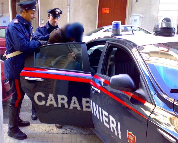 Parroco di Sala picchiato, legato e rapinato: patteggiano in due