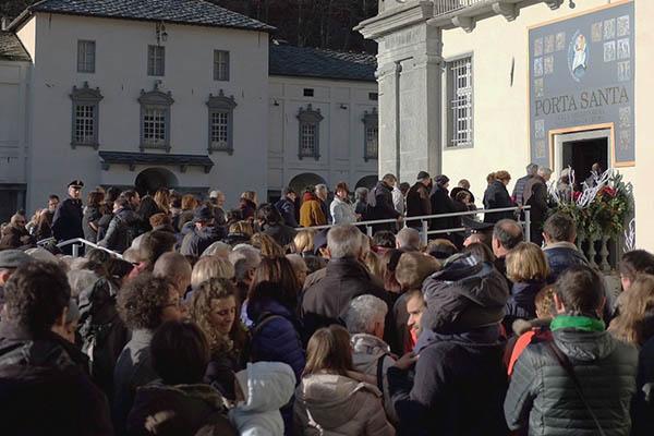 Oropa, aperta la Porta Santa