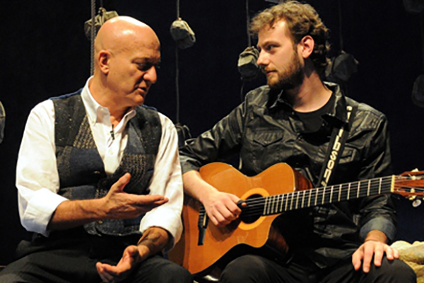 Claudio Bisio “si fa in tre” per Biella