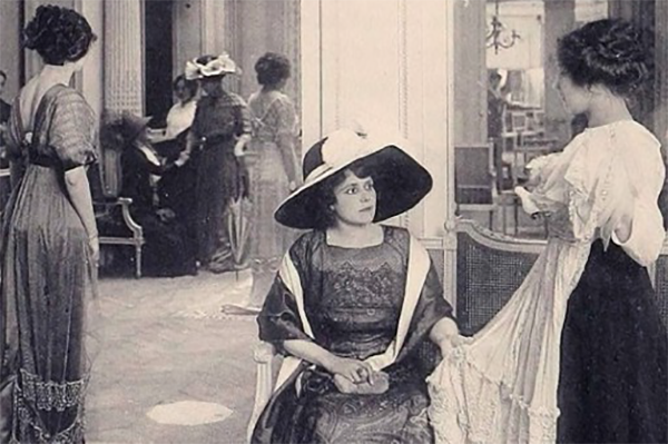 Storie di bambole: quelle della moda e quelle per beneficenza