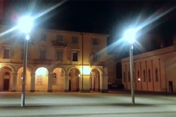 Una petizione per cambiare i lampioni