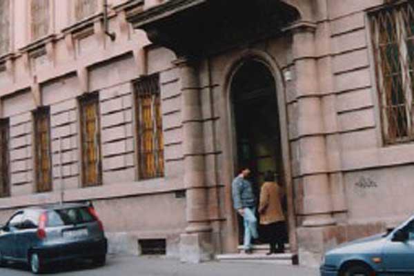 A Biella chiude la biblioteca di via P. Micca