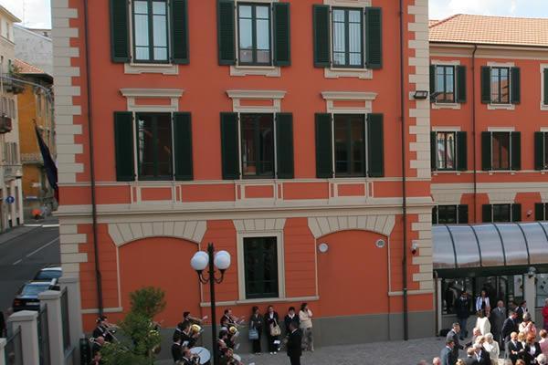 Scuola, la protesta va in Prefettura