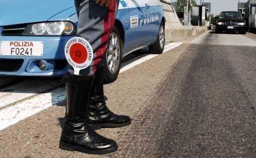 Documenti fasulli per acquistare un’auto