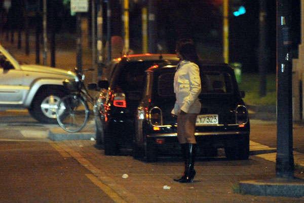 Prostituta rapinata, cliente arrestato