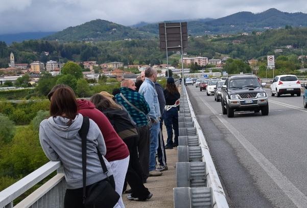 Barriere antisuicidi: tutti le vogliono, nessuno le paga