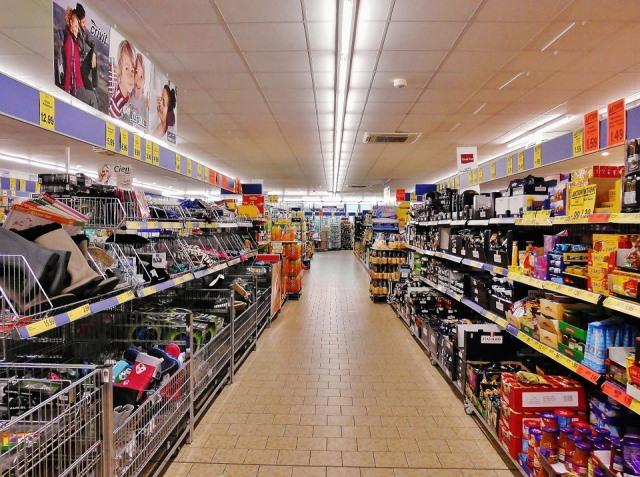 «Due progetti per aiutare i negozi di vicinato»