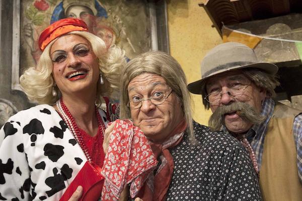 Risate tinte di “noir”