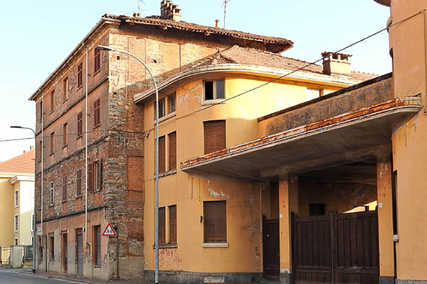 Scontro Cgil-Comune sui supermercati