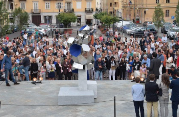 Inaugurata la scultura “Aquamantio”