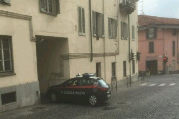 Due abusivi nelle cantine