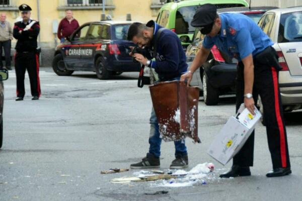 Allarme bomba, la valigetta è stata fatta esplodere