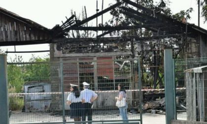 Brucia un’autodemolizione: forse è dolo