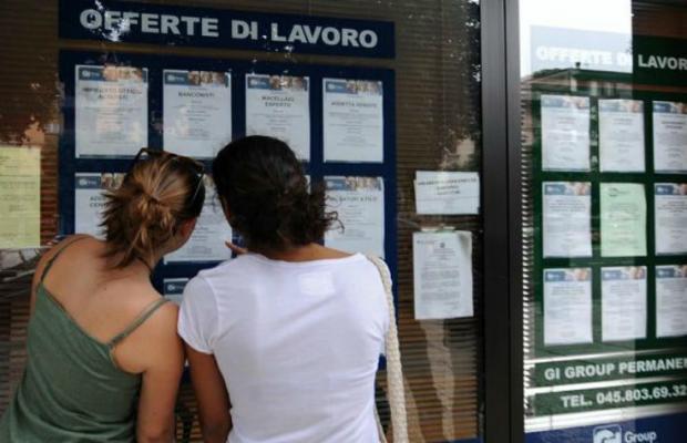 Lavoro, in Piemonte, nel primo semestre, calano i contratti a tempo indeterminato