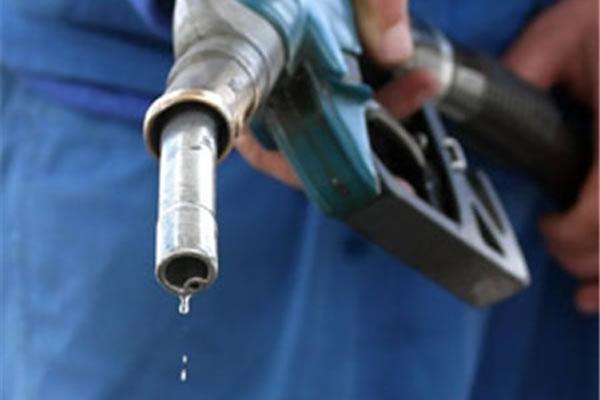 Il caro gasolio: ora è a 2,1 al litro. Tutti i prezzi in edicola