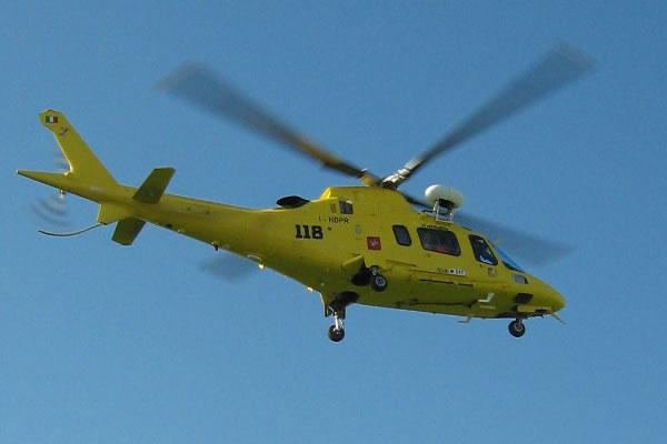 Cade dalla scala: è grave