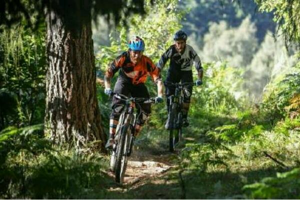 Cento biker sulle piste di Coggiola