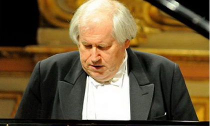 La magia di Sokolov al Teatro Sociale