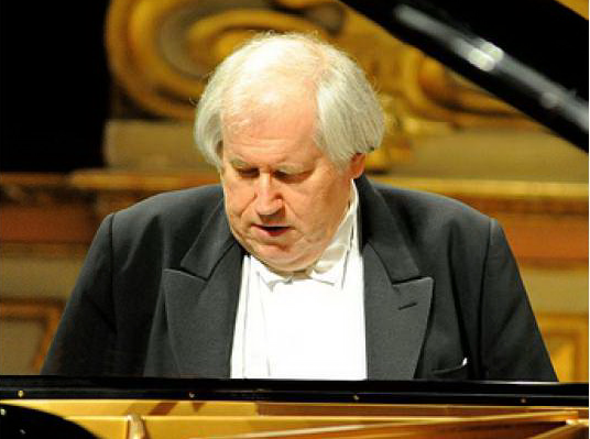 La magia di Sokolov al Teatro Sociale