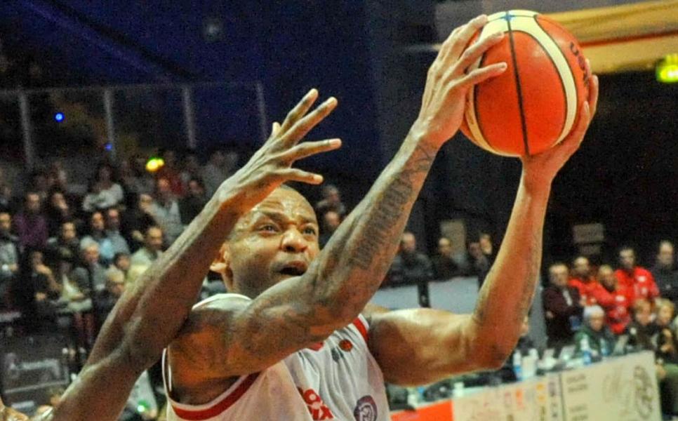 Angelico stellare, domina Legnano ed è capolista solitaria