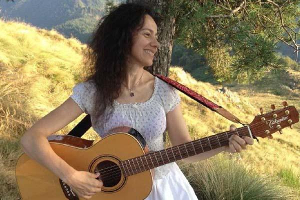 Valeria Caucino, un altro singolo per la cantante biellese