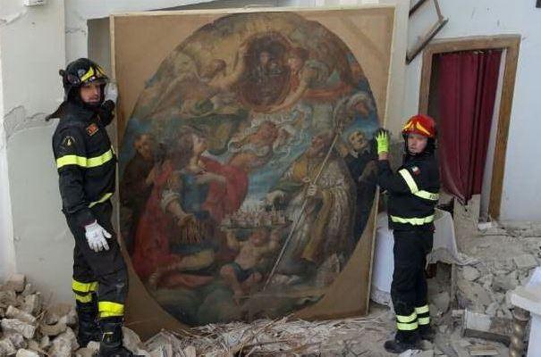 Vigili del fuoco nelle zone del sisma