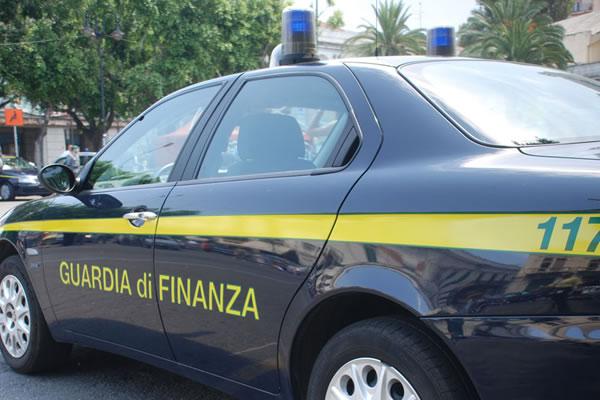 Avvocato nei guai: si faceva pagare in contanti