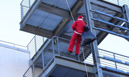 Vigili del fuoco in pediatria: doni per i bambini ricoverati
