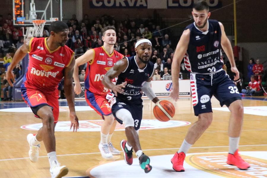 Angelico sconfitta dalla Novipiù, Wheatle in ospedale