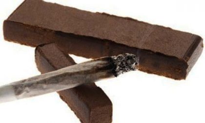 Aveva un etto di hashish nella veranda del balcone