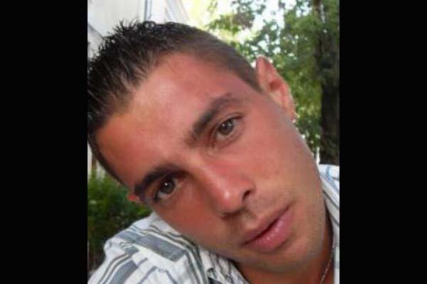Cade dal balcone e muore a 34 anni