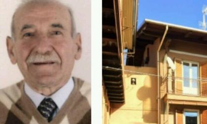 Cade dal tetto e muore a 78 anni