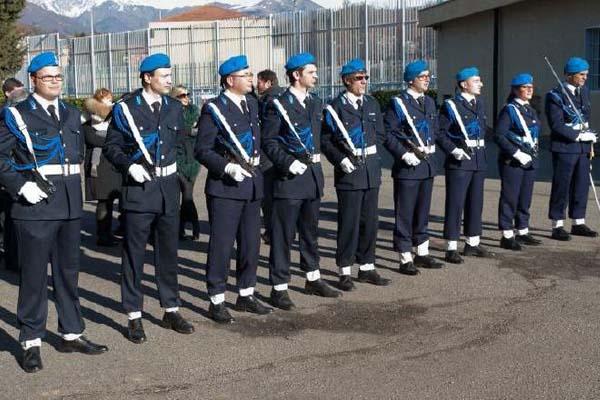 I baschi blu salvano la vita a un giovane detenuto