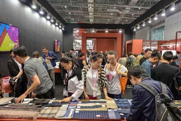 Torna Milano Unica, il tessile ci prova