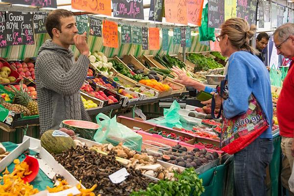 «Perché chiudere via La Marmora per sette bancarelle del mercato?»