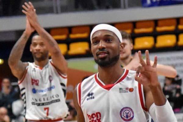Angelico schiacciasassi, ecco la 14ª vittoria