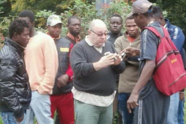 Le regole della strada spiegate ai migranti