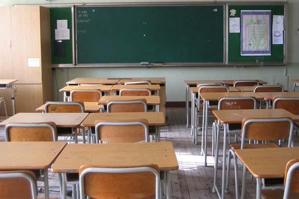 Scuole senza lezioni, i sindacati: “Non si impongano ferie agli Ata”